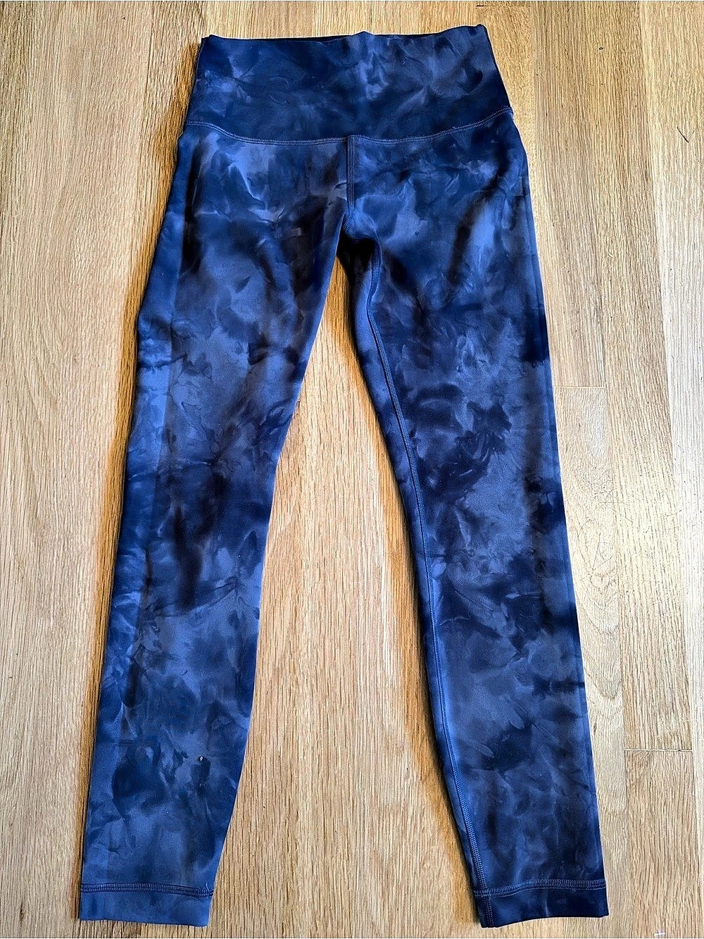 lululemon *Diamond Dye Tie-Dye Leggings in Blue Size 6 Like New